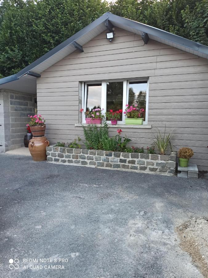 Maisonnette indépendante 4 personnes jardin terrasse Vrigne-aux-Bois Extérieur photo